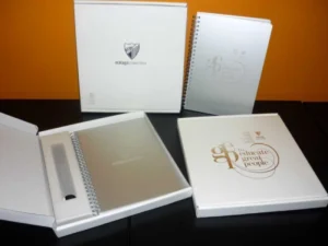 Caja club Málaga estampación libreta aluminio y porta boli