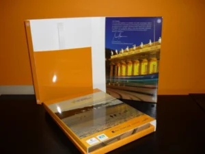 Carpetilla cartoncillo bolsillo y solapas aeropuerto