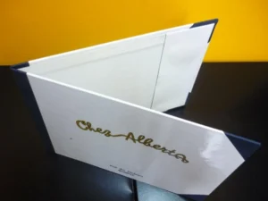 Carta díptico refuerzos telas y bolsillo interior