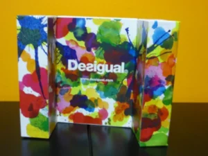 Display cubos volumen cierre ventana