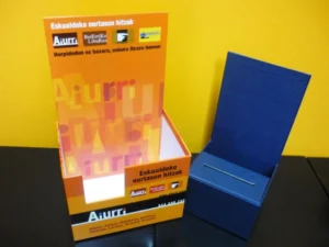 Expositor con contenedor frontal libros