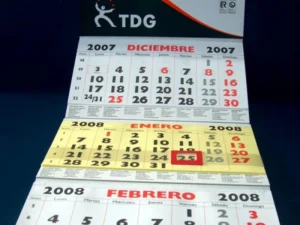 Calendario doman soporte cartón 3 faldillas