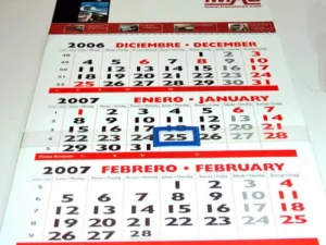 Calendario faldilla trimestral con visor y varilla
