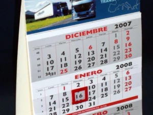 Calendario sobremesa trimestral con fechador