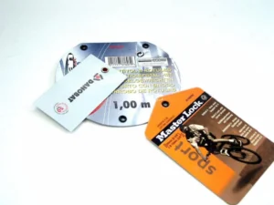 Ojetes tarjetas y etiquetas