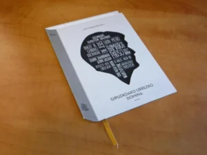 Invitación falso libro