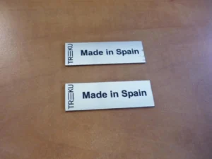 Etiquetas Treku metálicas grabadas laser