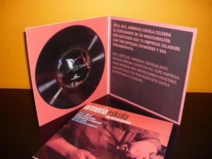 Folleto efecto vinilo