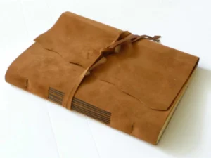 Puntada larga medieval sobre piel